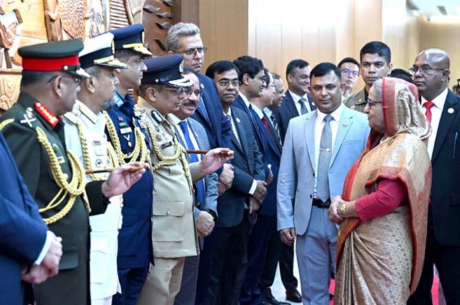 চার দিনের দ্বিপক্ষীয় সফরে চীনের উদ্দেশ্যে ঢাকা ত্যাগ করেছেন প্রধানমন্ত্রী